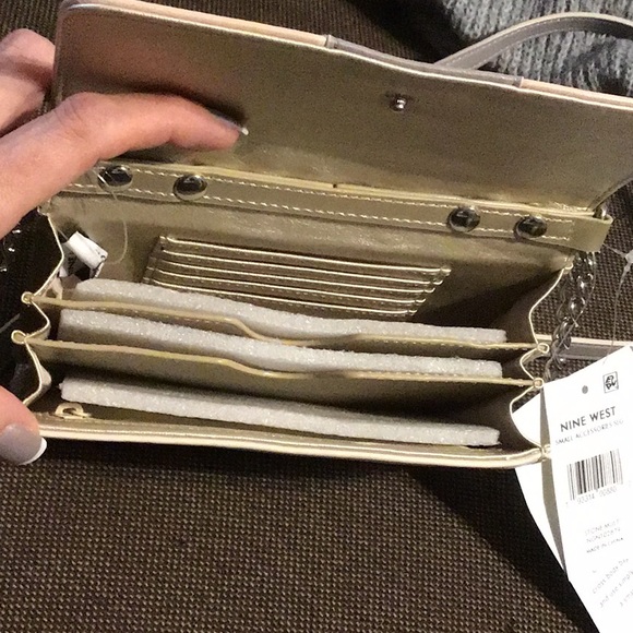 Nine West crossbody/wallet - Picture 6 of 7